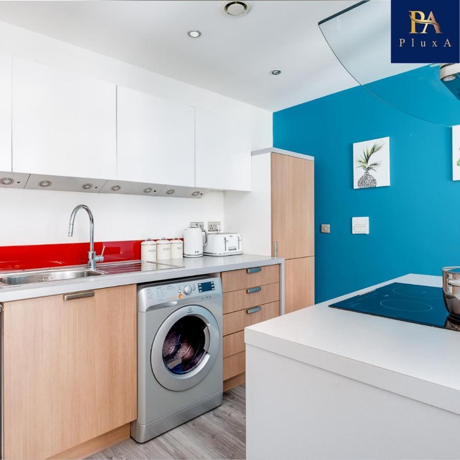 Pluxa Vivid Veranda Beautiful City Centre Apartment With Free Parking Birmingham Extérieur photo